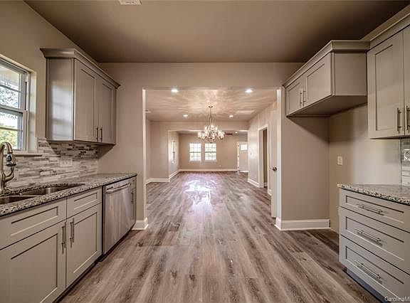 3rd image of 502 E Washington Ave