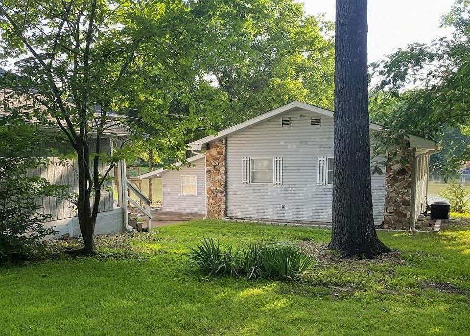 1st image of 252 E Lakeshore Dr
