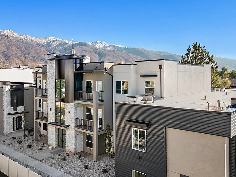 Allure Apartments — Photo 10