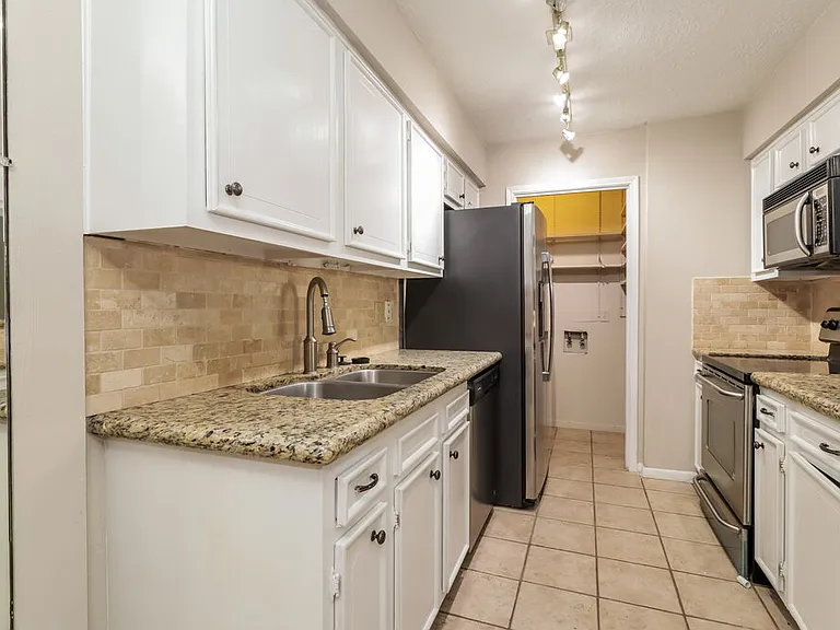 13483 Castilian Dr #1 — Photo 8