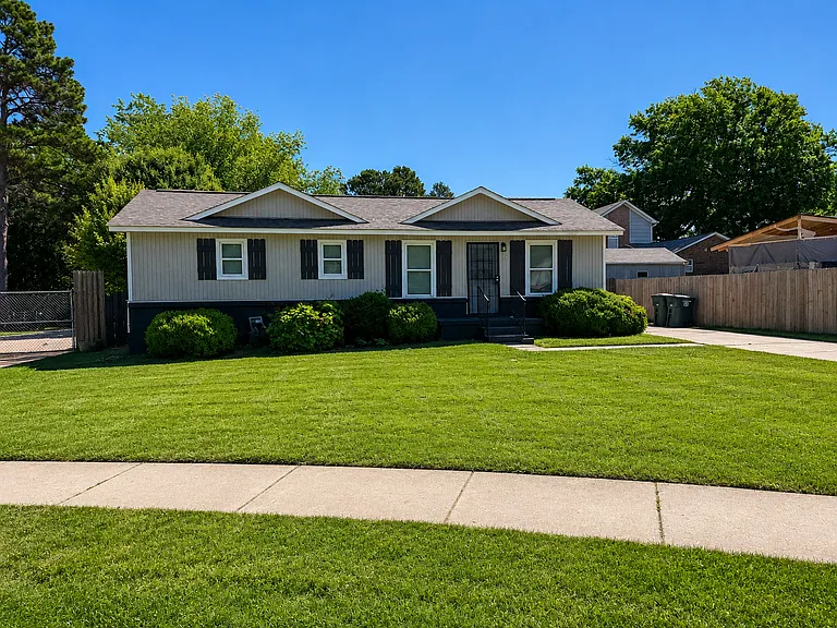 3308 Daphne Cv — Photo 1