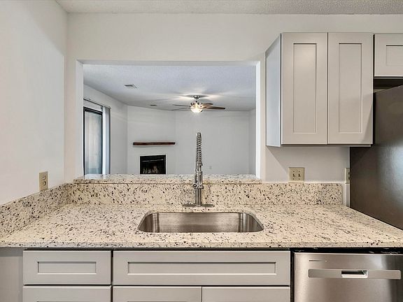 5th image of 607 Waterwood Dr