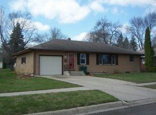 1607 Knight Ave N, Glencoe, MN 55336