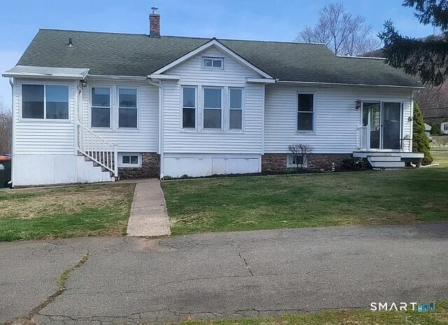 1644 Meriden Ave — Photo 1