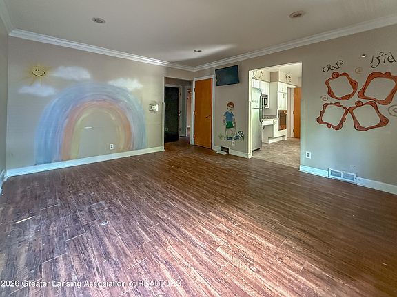 5th image of 2608 Clifton Ave