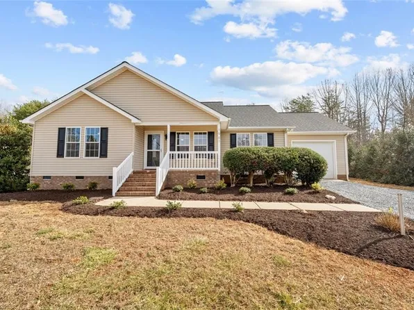 1961 Woods Stream Ln, Asheboro, NC 27205