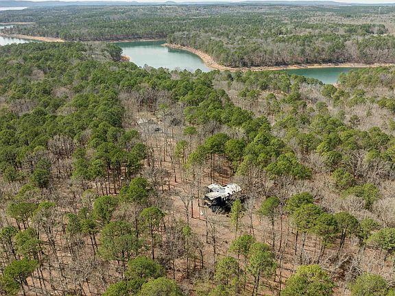 3rd image of 1499 Tannenbaum Rd