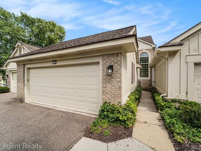 7369 Danbury Dr, West Bloomfield, MI, 48322