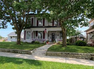 406 Jackson Ave, Charleston, IL 61920