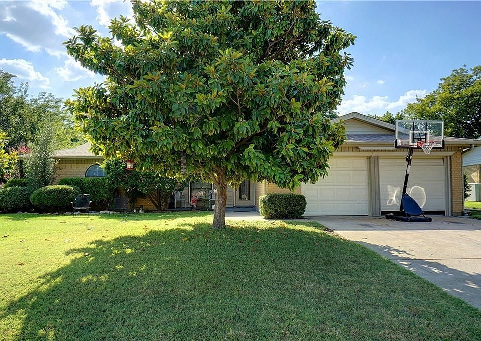1st image of 812 Palomino Dr