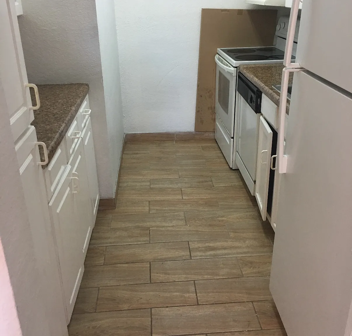 4 bed, 820 sqft, $1,650 — Photo 3