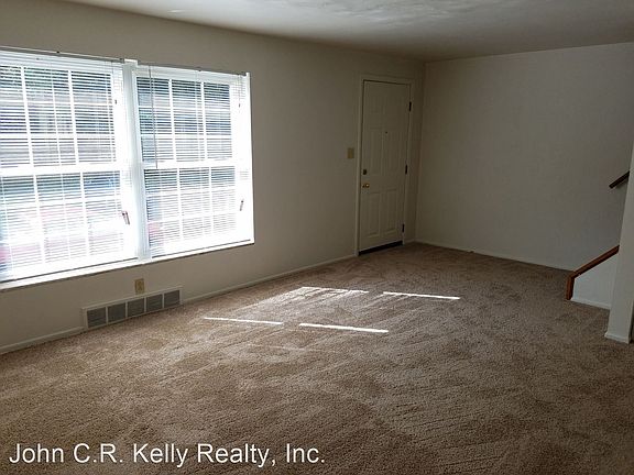 2nd image of 372 Chapel Pl