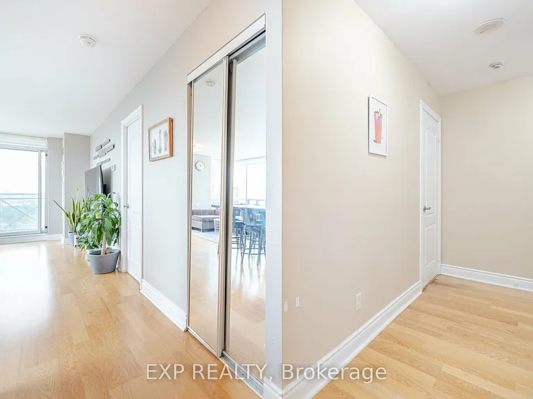 1103 Leslie St #1103 — Photo 6
