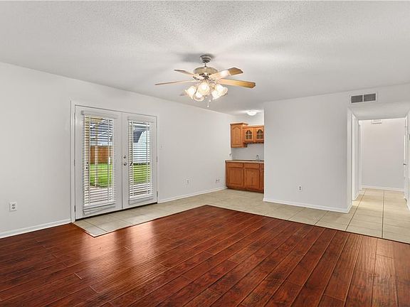 4th image of 2024 Bayou Oaks Dr