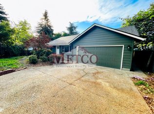 2817 Applewood Ln, Eugene, OR 97408