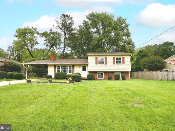 5512 Helmsdale Ln, Alexandria, VA 22315