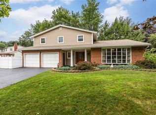 121 Gordon Dr, Rochester, NY 14626
