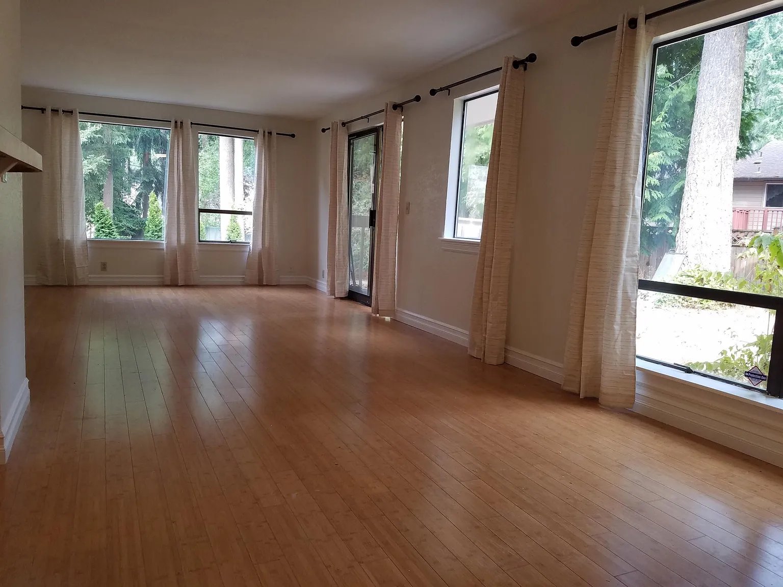 2 bed, 1.5 bath, 1100 sqft, $1,890 — Photo 4