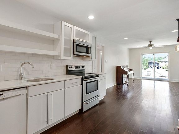 5th image of 4217 Prytania St