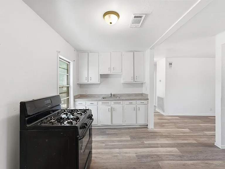 3711 Cosby St — Photo 14