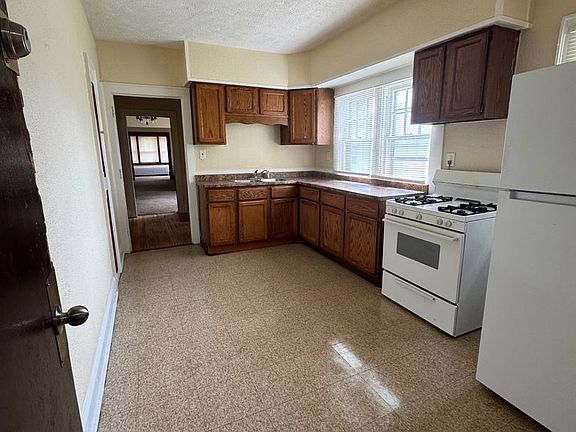 2nd image of 1132 Crosby St #1130-2W