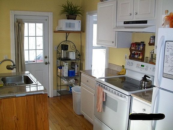 4th image of 195 Plymouth St Floor 2