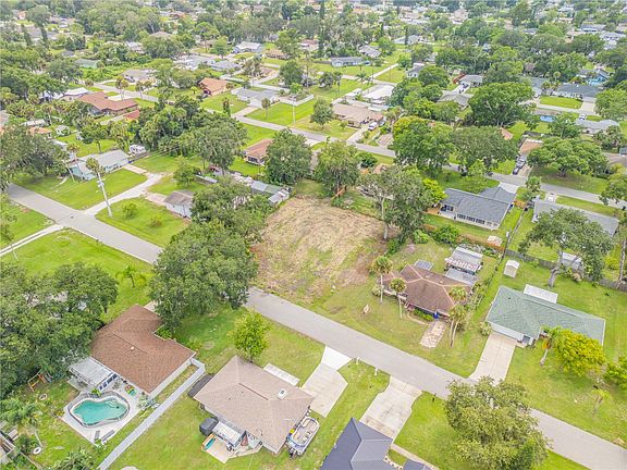 3rd image of 2324 Orange Tree Dr