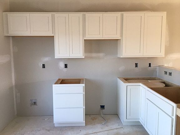 3rd image of 110 Anna Ln