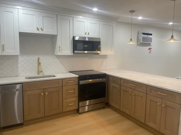 5 Hanover Ave #1, Pawtucket, RI 02861