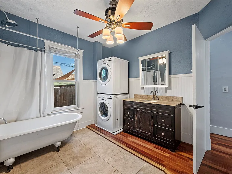 3917 S Acoma St — Photo 12