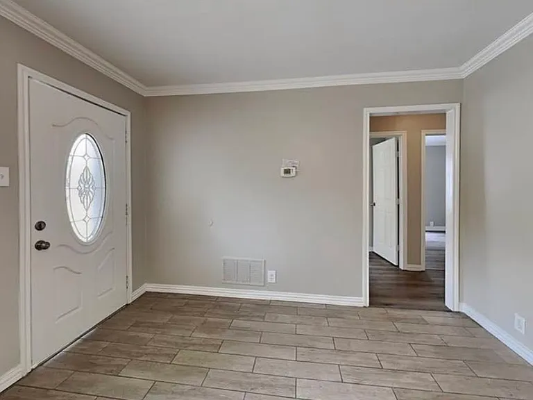 3514 Texas Dr — Photo 3