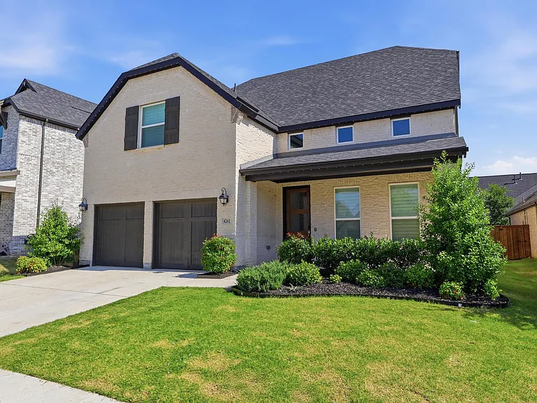 4261 Sandhills Ln — Photo 3