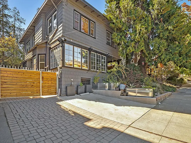 27 Westall Ave — Photo 1