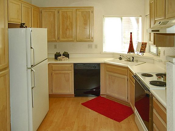 All appliances stay!