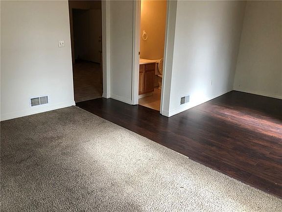 4th image of 321-23 W 20th St