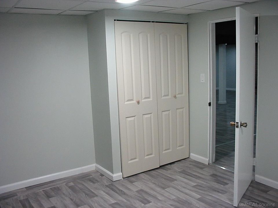 21135 La Salle Blvd, photo 9