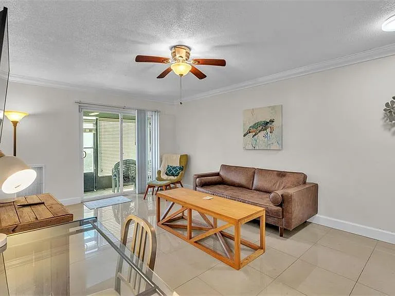 900 Avenue Z SE #A3 — Photo 10