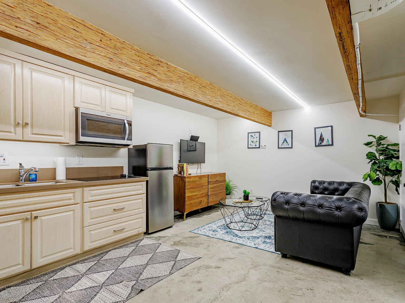 Studio, 400 sqft, $2,750 — Photo 4