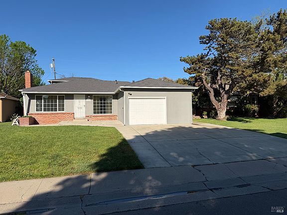 2nd image of 138 Gardiner Way