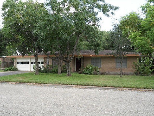 1st image of 402 Seale Ave