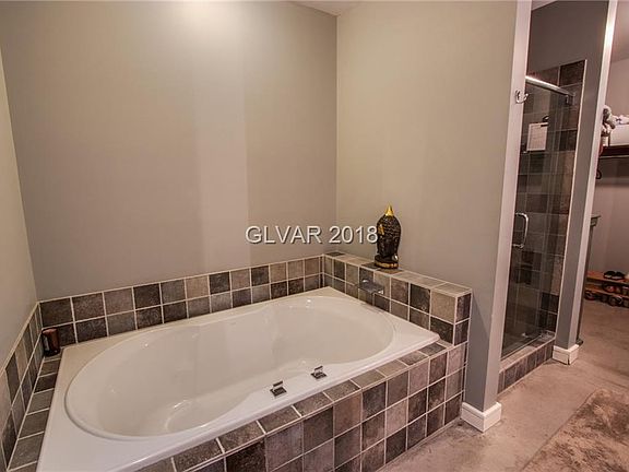 3rd image of 200 Hoover Ave Unit 906