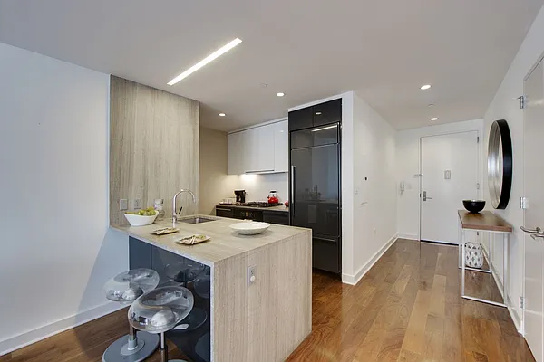 Rented by Compass | media 52