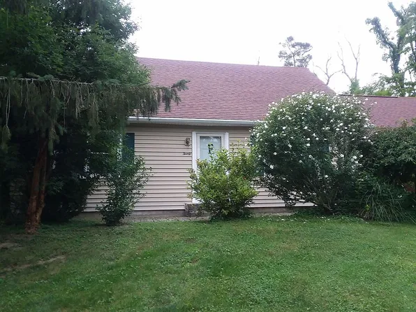20 Short Rd, West Falls, NY 14170