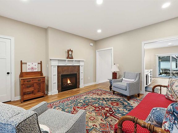 3rd image of 1810 Chelsea Ct