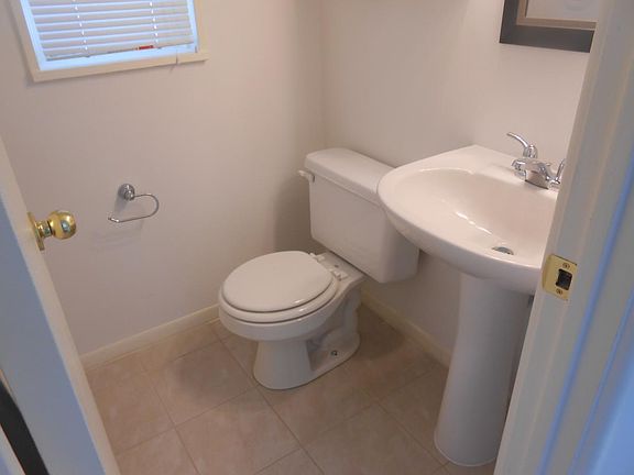 5th image of 17910 Thomas Ln