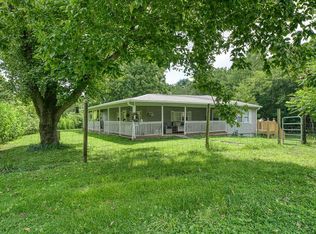 1676 Chestnut Hill Rd, Crossville, TN 38555