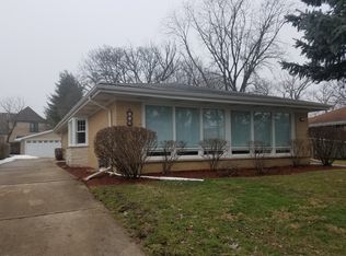 270 Avon Ave, Northfield, IL 60093