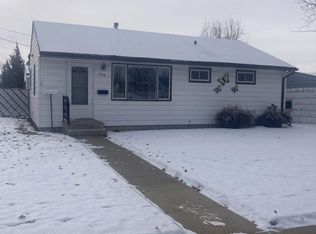 608 E Borden St, Glendive, MT 59330