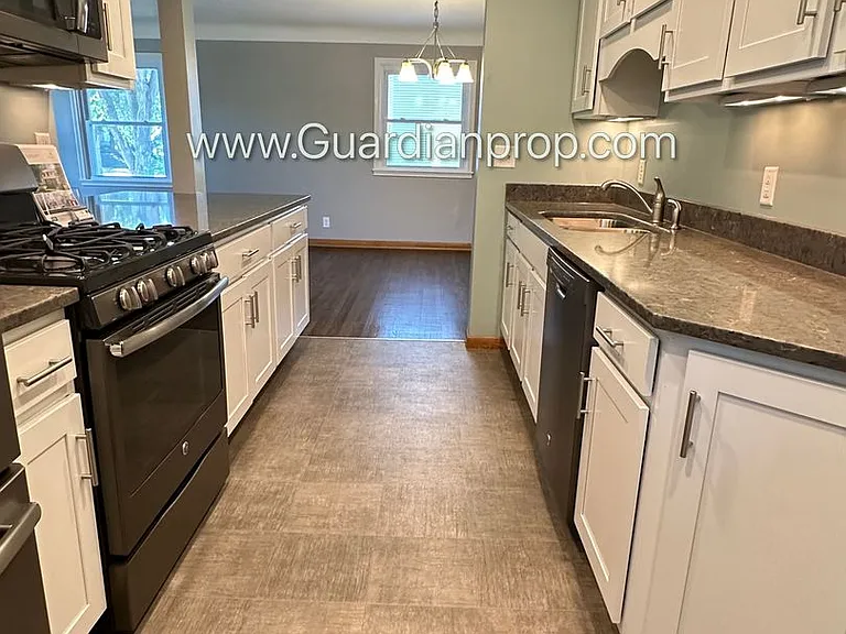 4402 Zenith Ave S — Photo 7