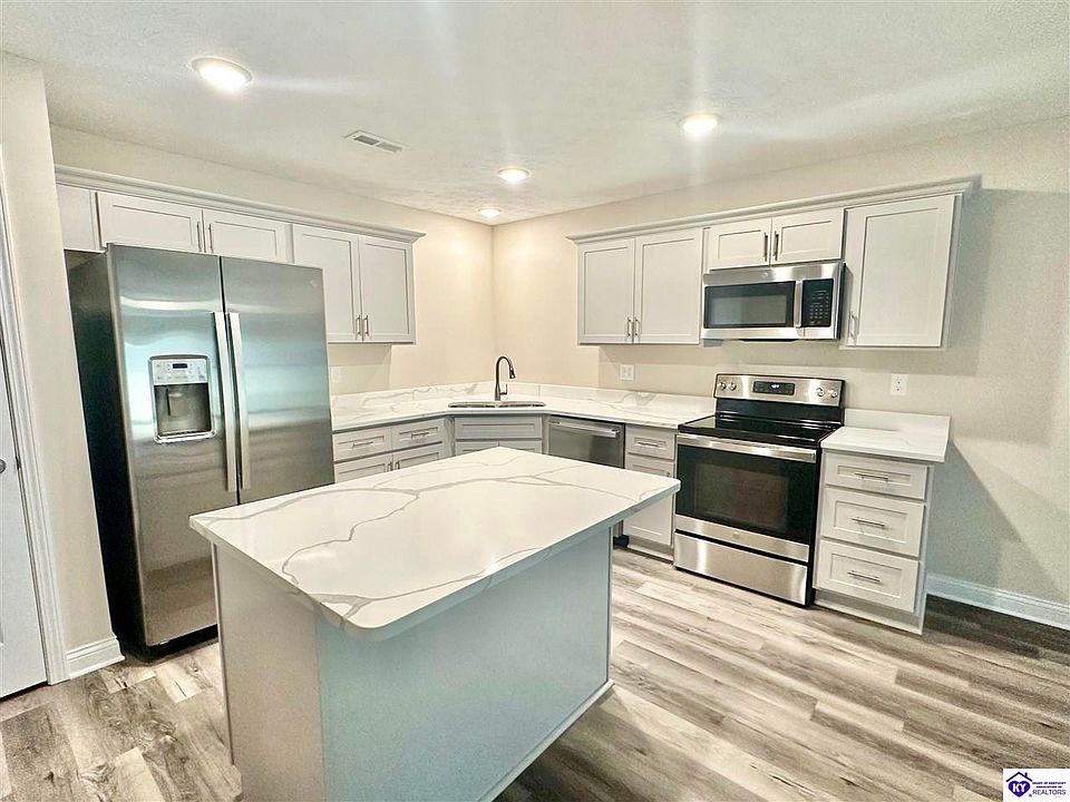 2nd image of 311 Breckinridge Cir